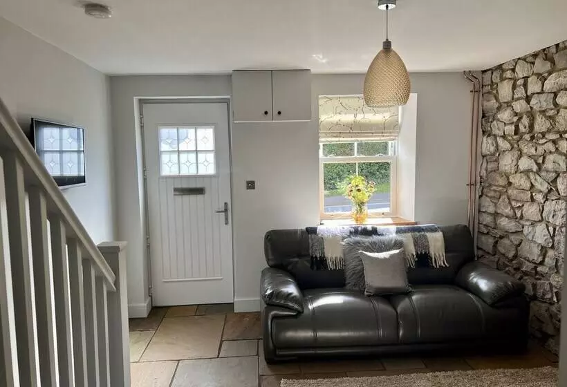 Gorgeous 2 Bed Cottage In Penderyn, Brecon Beacons