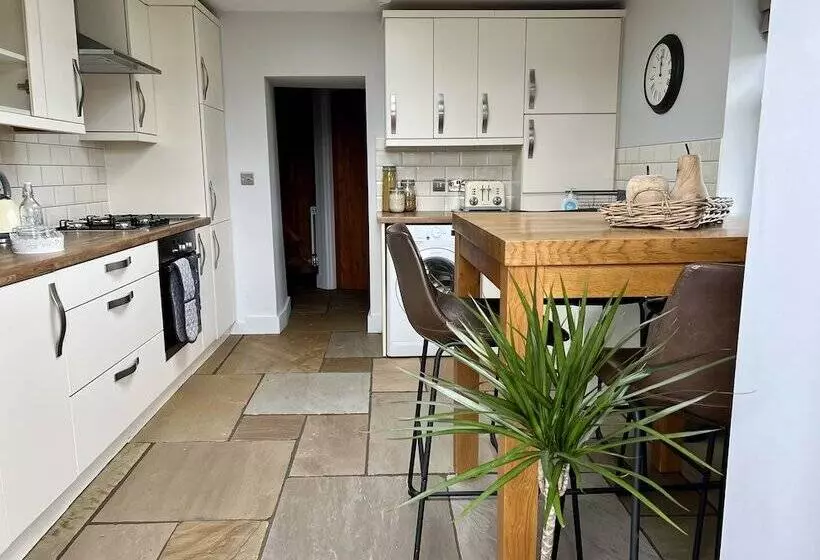 Gorgeous 2 Bed Cottage In Penderyn, Brecon Beacons