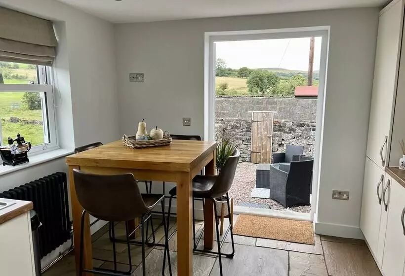 Gorgeous 2 Bed Cottage In Penderyn, Brecon Beacons