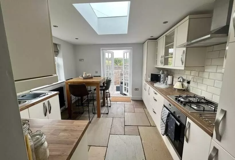 Gorgeous 2 Bed Cottage In Penderyn, Brecon Beacons