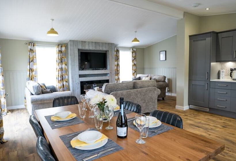 בית מלון כפרי Chestnut Meadow Country Park