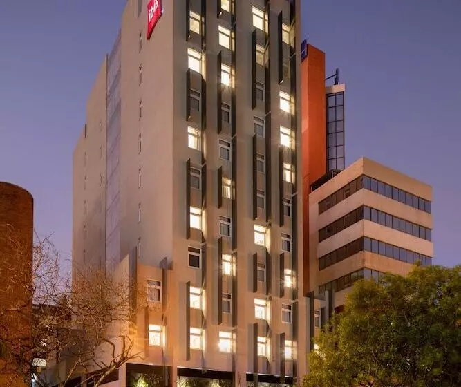 هتل Ibis Santa Cruz De La Sierra