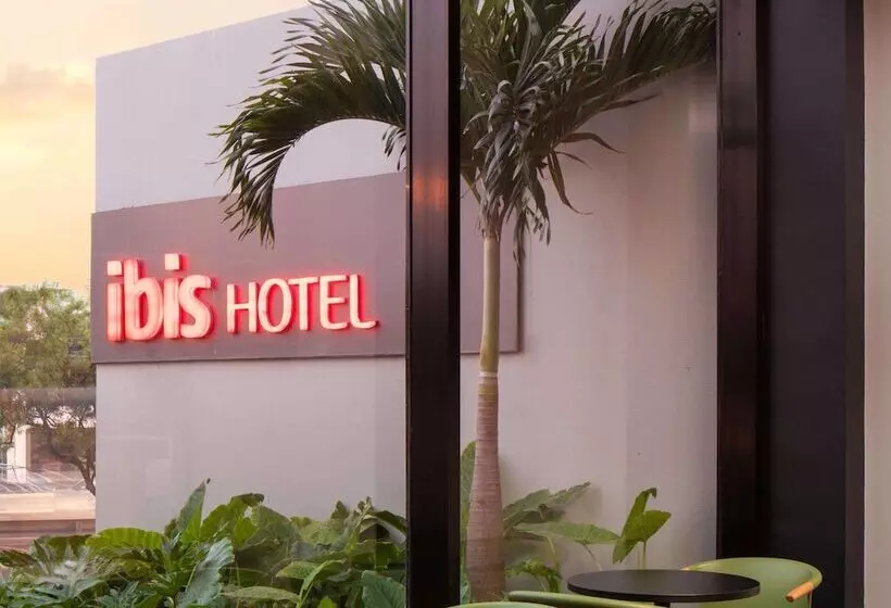 هتل Ibis Santa Cruz De La Sierra