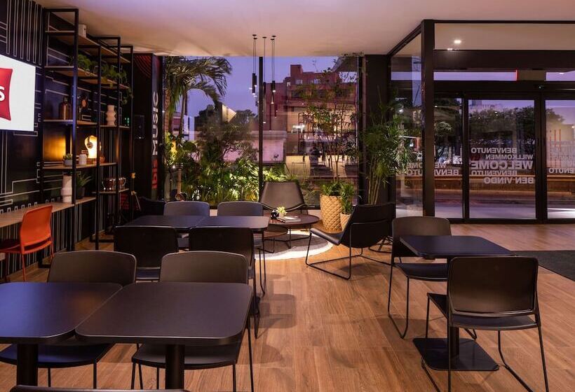 هتل Ibis Santa Cruz De La Sierra