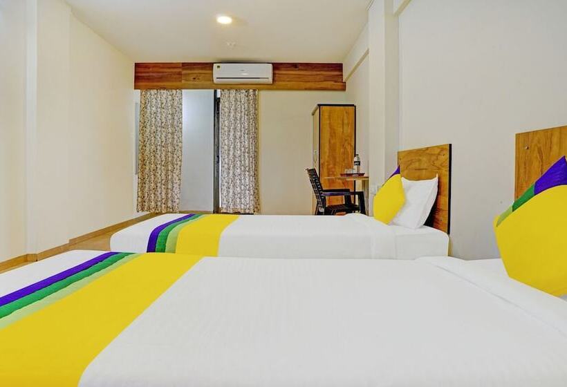 Itsy Hotels Oasis Pride