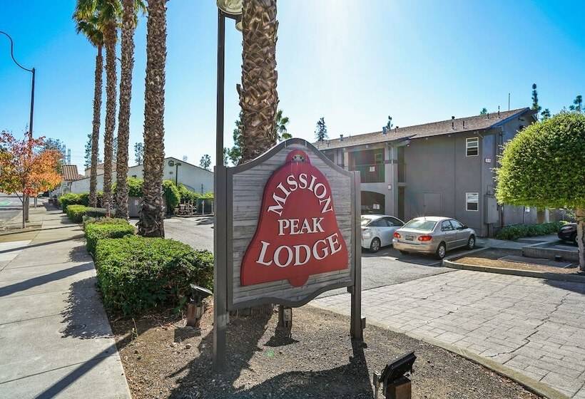 فندق Mission Peak Lodge