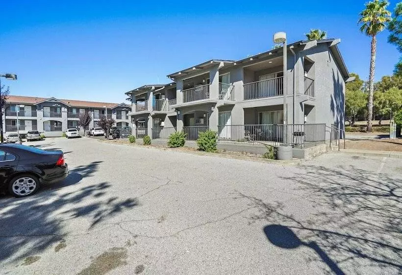 Hotelli Mission Peak Lodge