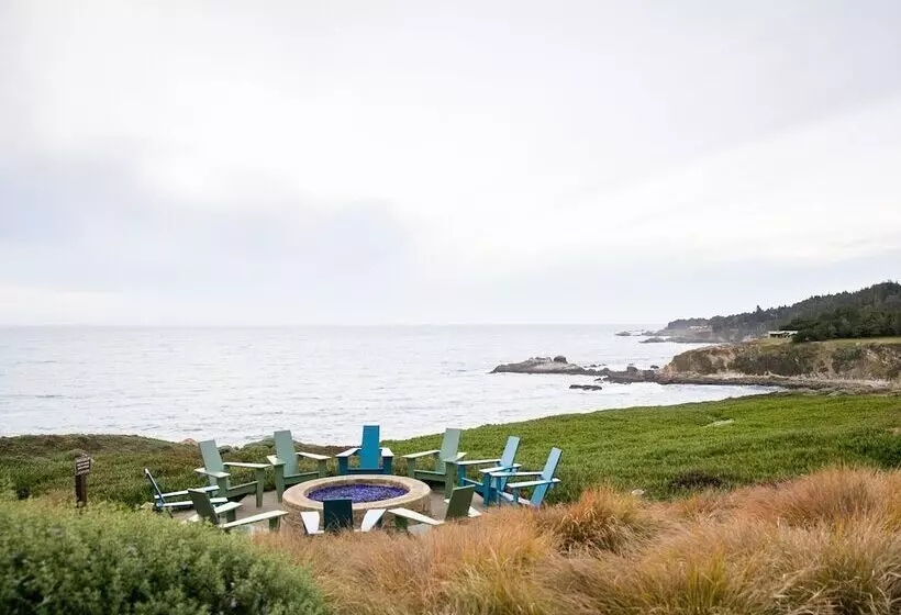 Hotelli Timber Cove Resort