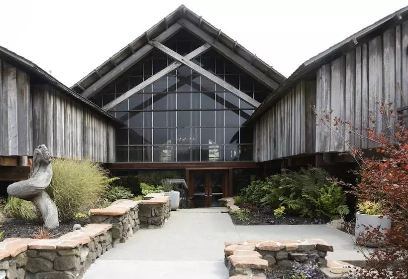 Hotelli Timber Cove Resort