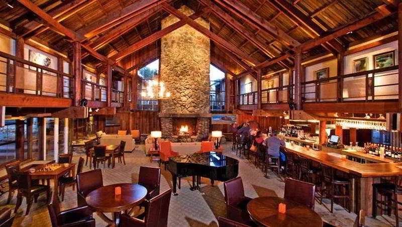 Hotelli Timber Cove Resort