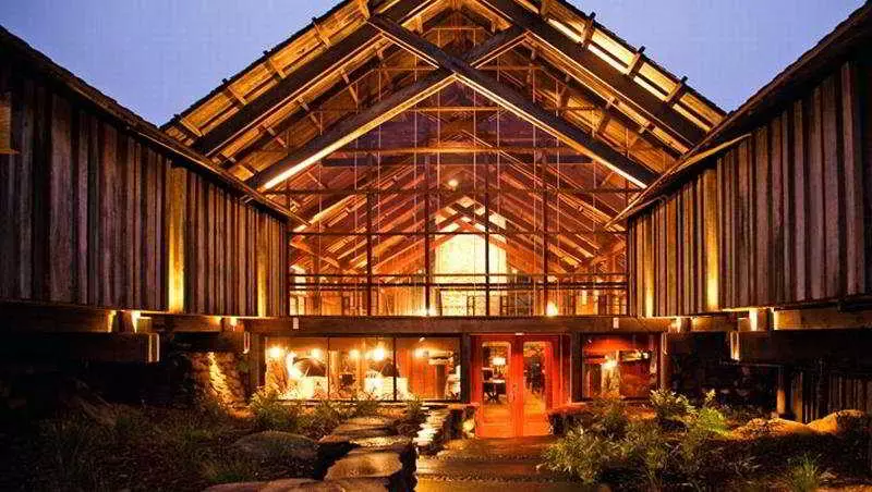 Hotelli Timber Cove Resort