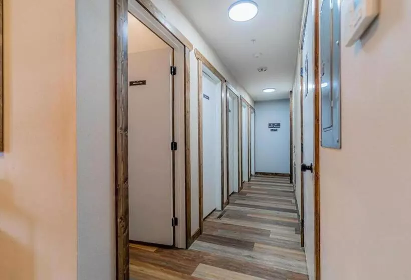 Pintler S Portal Hostel