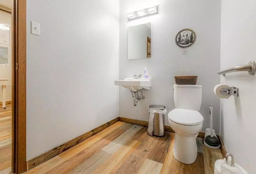 Pintler S Portal Hostel