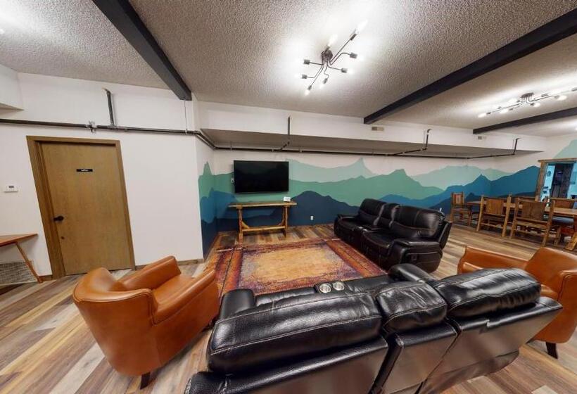 Pintler S Portal Hostel