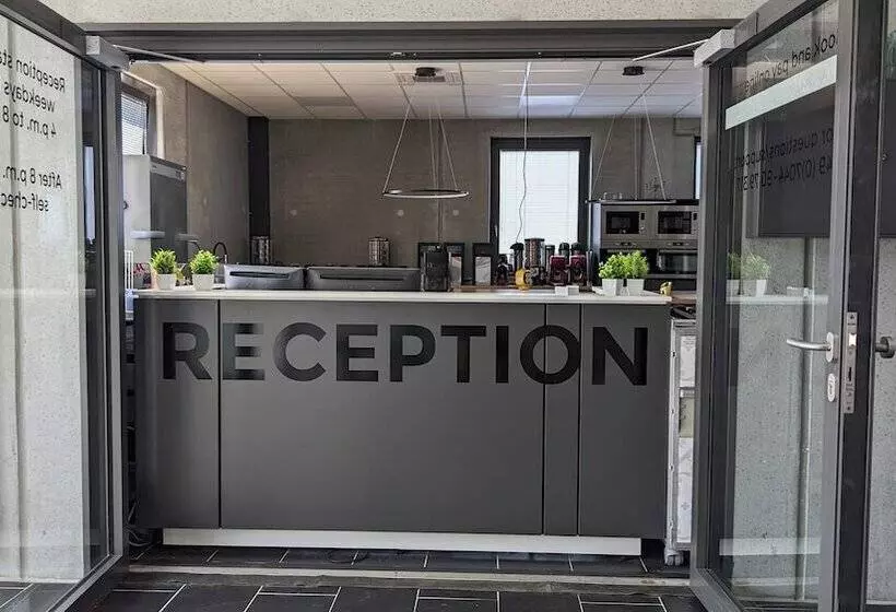 レジデンス Boardingrooms Direct A8, Close To Stuttgart, 25min