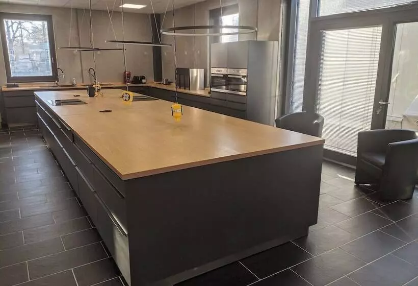 レジデンス Boardingrooms Direct A8, Close To Stuttgart, 25min