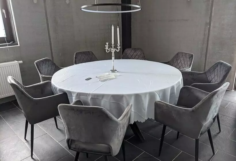 レジデンス Boardingrooms Direct A8, Close To Stuttgart, 25min