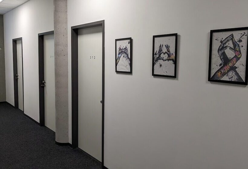 Residenssi Boardingrooms Direct A8, Close To Stuttgart, 25min