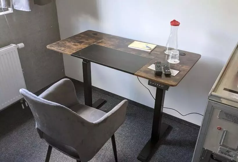 レジデンス Boardingrooms Direct A8, Close To Stuttgart, 25min