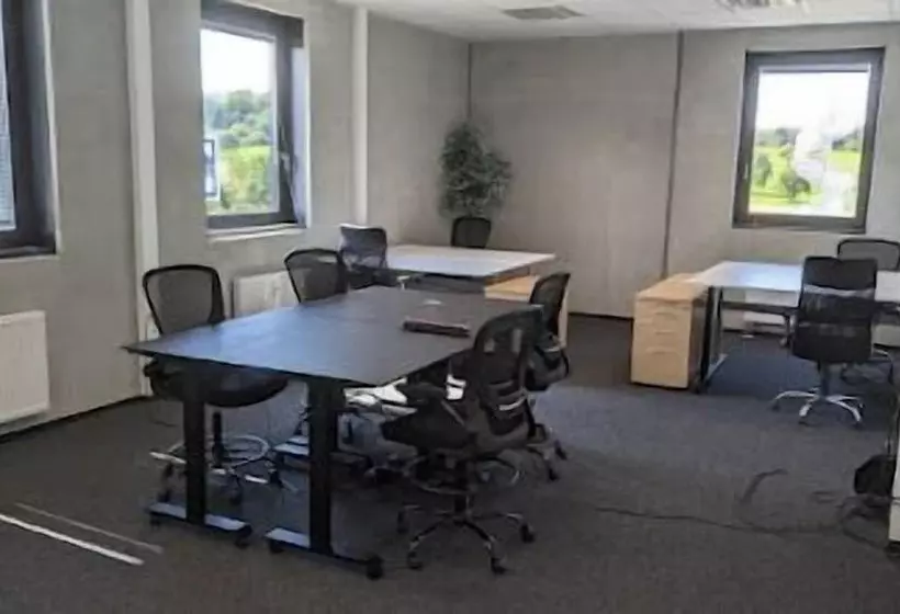 レジデンス Boardingrooms Direct A8, Close To Stuttgart, 25min