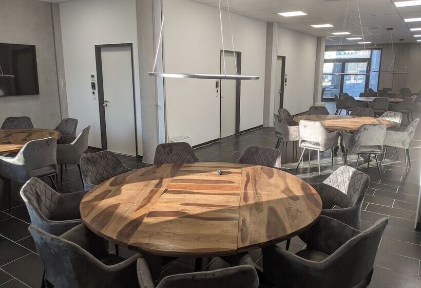 Residenssi Boardingrooms Direct A8, Close To Stuttgart, 25min