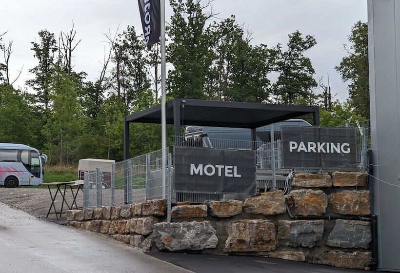 Residenssi Boardingrooms Direct A8, Close To Stuttgart, 25min