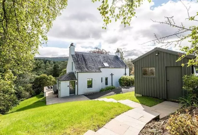 Residenssi Captivating 4 Bed House In Killin