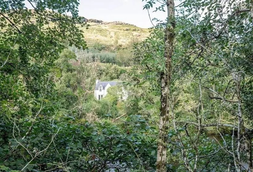 Residenssi Captivating 4 Bed House In Killin