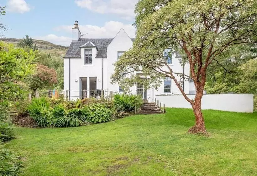 Residenssi Captivating 4 Bed House In Killin