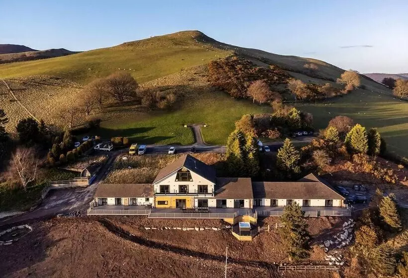 Residenssi Clwyd Gate Manor Pool Sauna Hottub Cave Wales