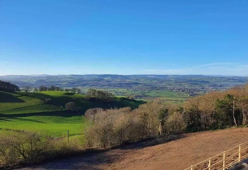 Residenssi Clwyd Gate Manor Pool Sauna Hottub Cave Wales