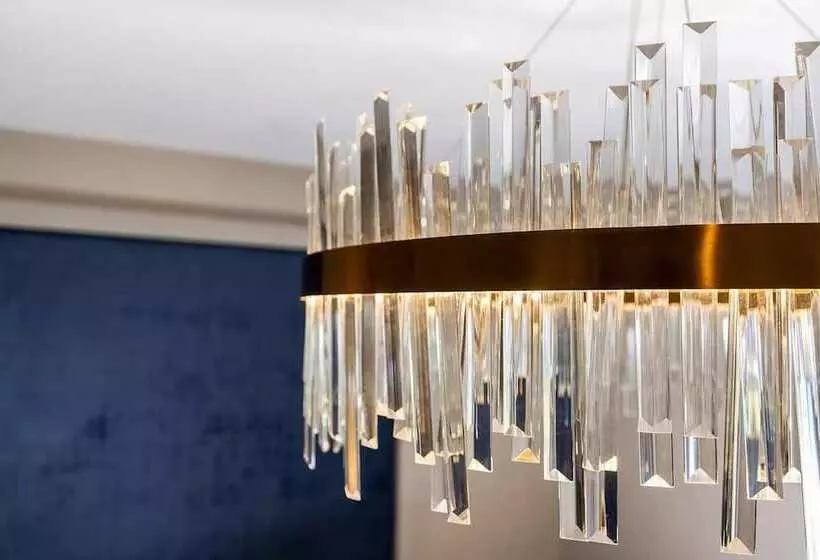 Residenssi Clwyd Gate Manor Pool Sauna Hottub Cave Wales