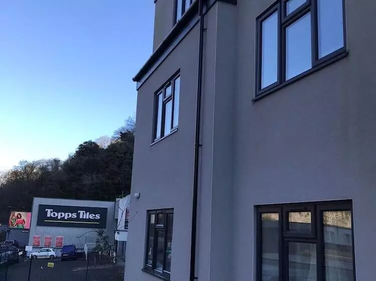 レジデンス Ella Court Apartments