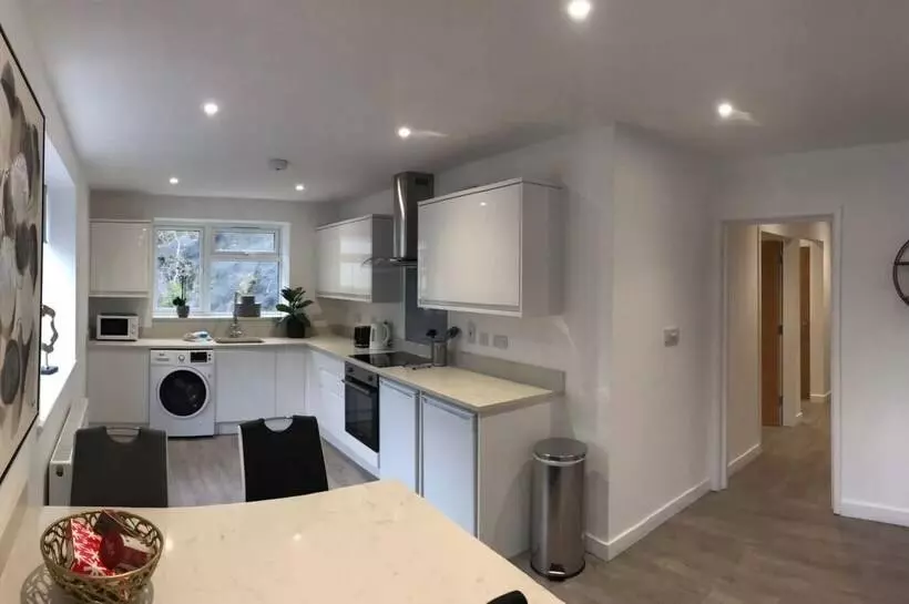 レジデンス Ella Court Apartments