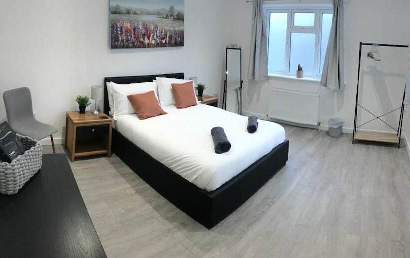 Резиденция Ella Court Apartments