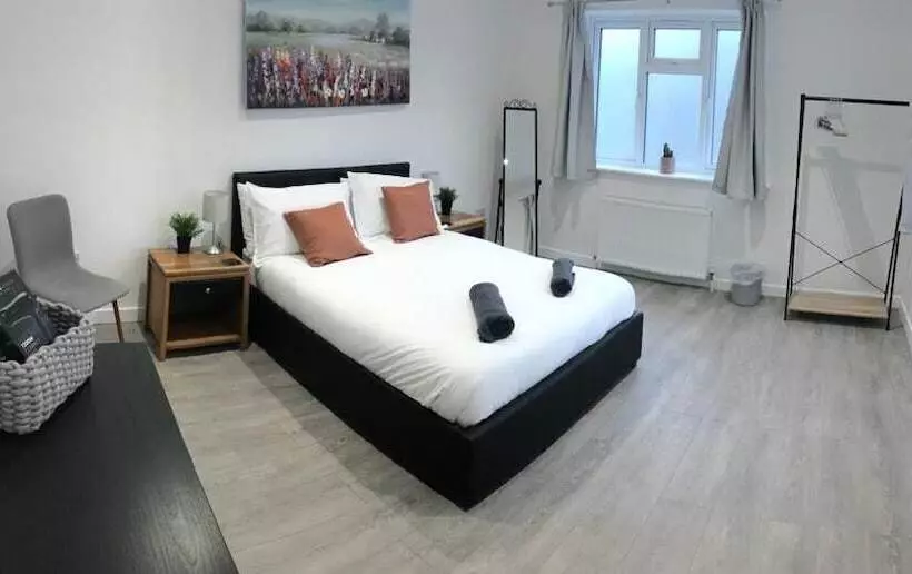 レジデンス Ella Court Apartments