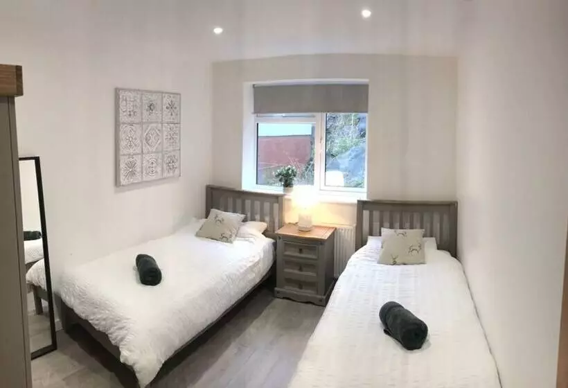 レジデンス Ella Court Apartments