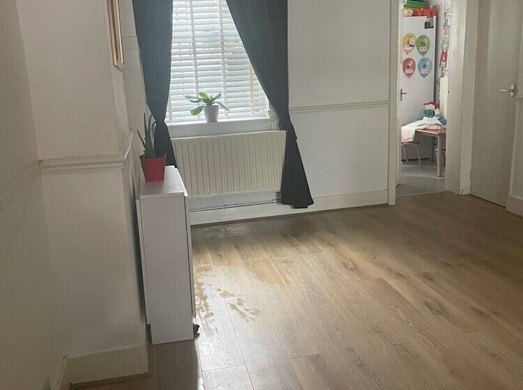 إقامة Impeccable 2 Bed House In Leytonstone East London