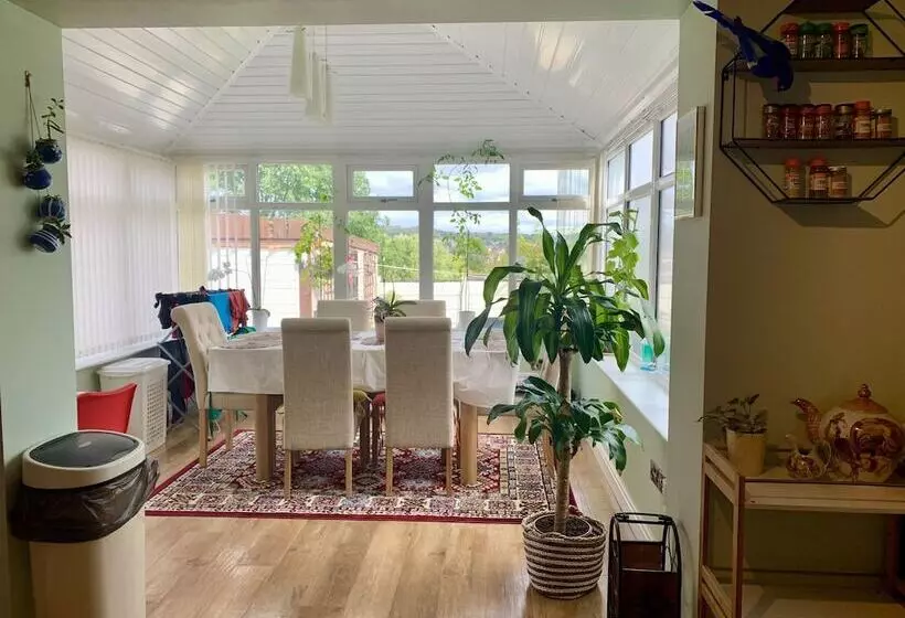 レジデンス Lovely 2 Bed House In Bramley With Field View
