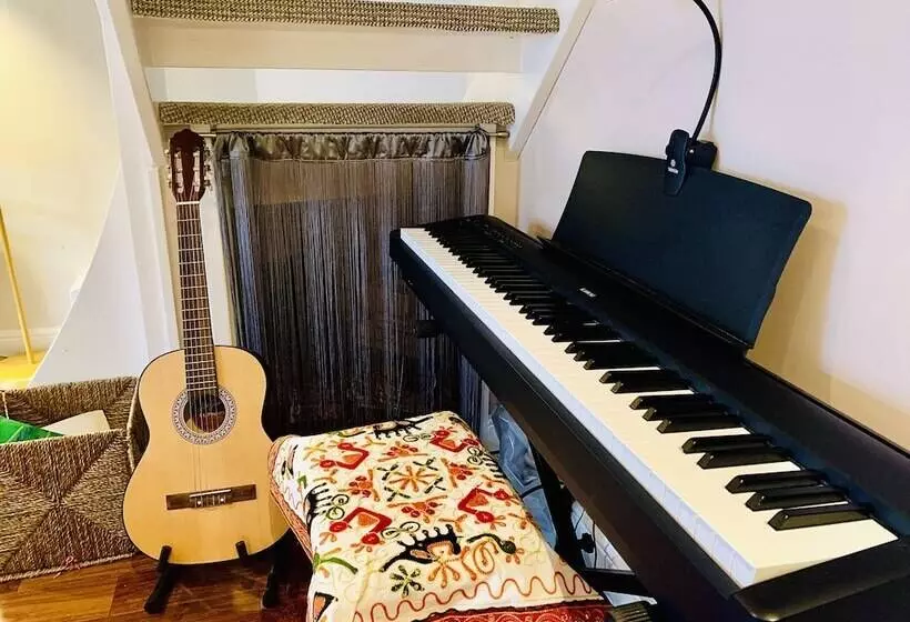 レジデンス Lovely 2 Bed House In Bramley With Field View