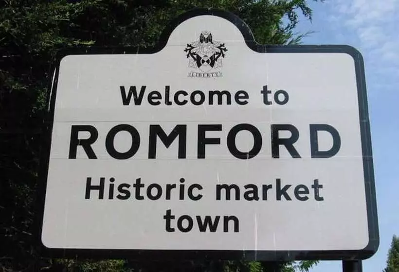 レジデンス Lovely 4 Bedroom House Near Romford Station