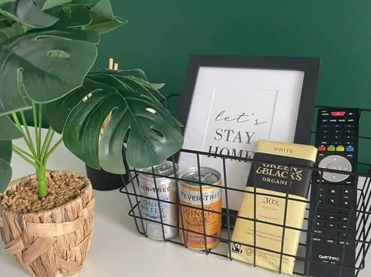 Residenssi Vibrant 6 Bed Stylish Home In Heart Of Southsea