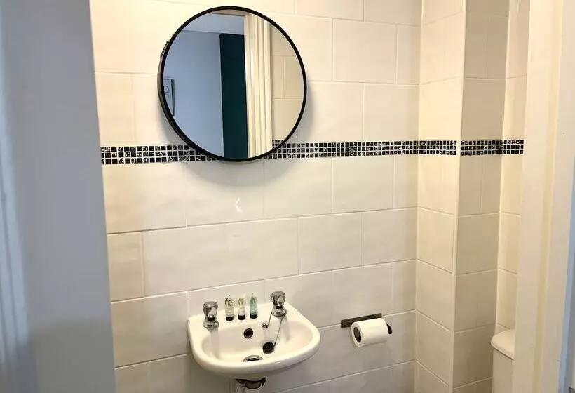 Residenssi Vibrant 6 Bed Stylish Home In Heart Of Southsea