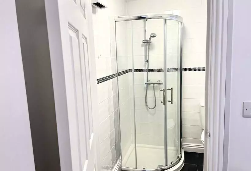 Residenssi Vibrant 6 Bed Stylish Home In Heart Of Southsea