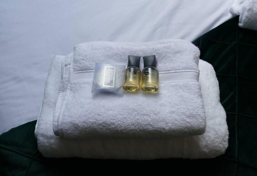 إقامة Vibrant 6 Bed Stylish Home In Heart Of Southsea