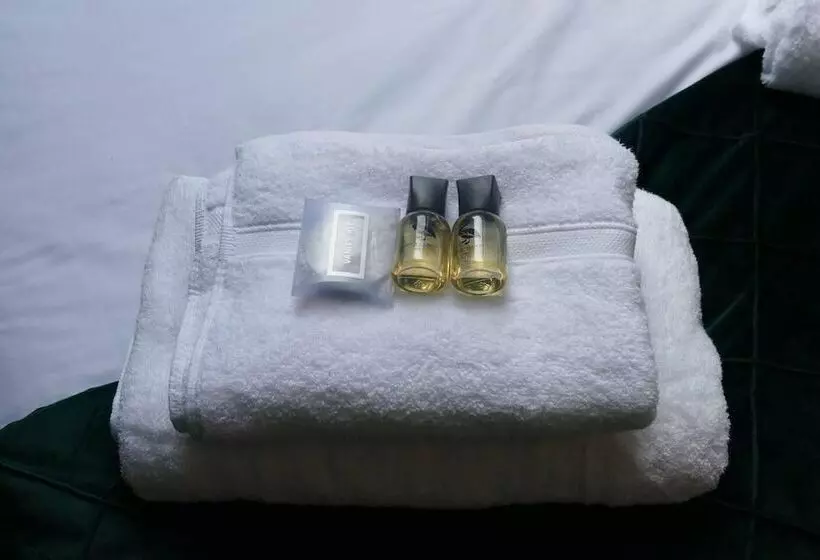 Residenssi Vibrant 6 Bed Stylish Home In Heart Of Southsea