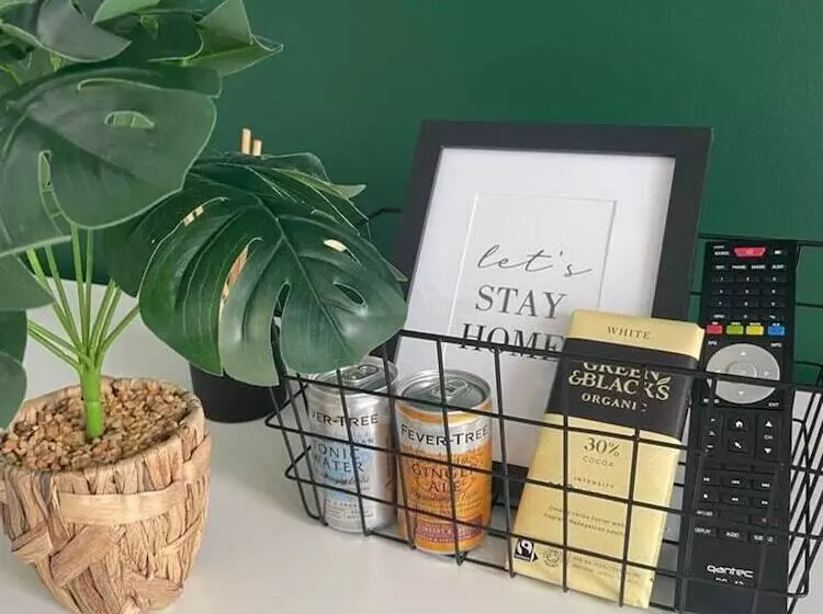 Residenssi Vibrant 6 Bed Stylish Home In Heart Of Southsea