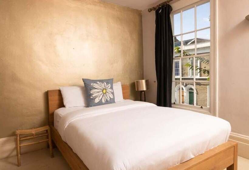 The Angel Place Hideaway   Fair 4bdr House With Terrace