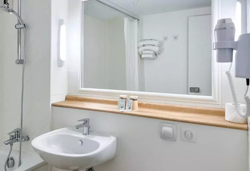 ホテル Kyriad Cannes   Mandelieu