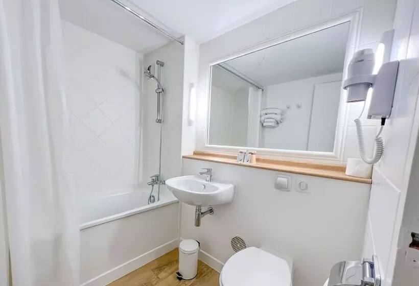 ホテル Kyriad Cannes   Mandelieu